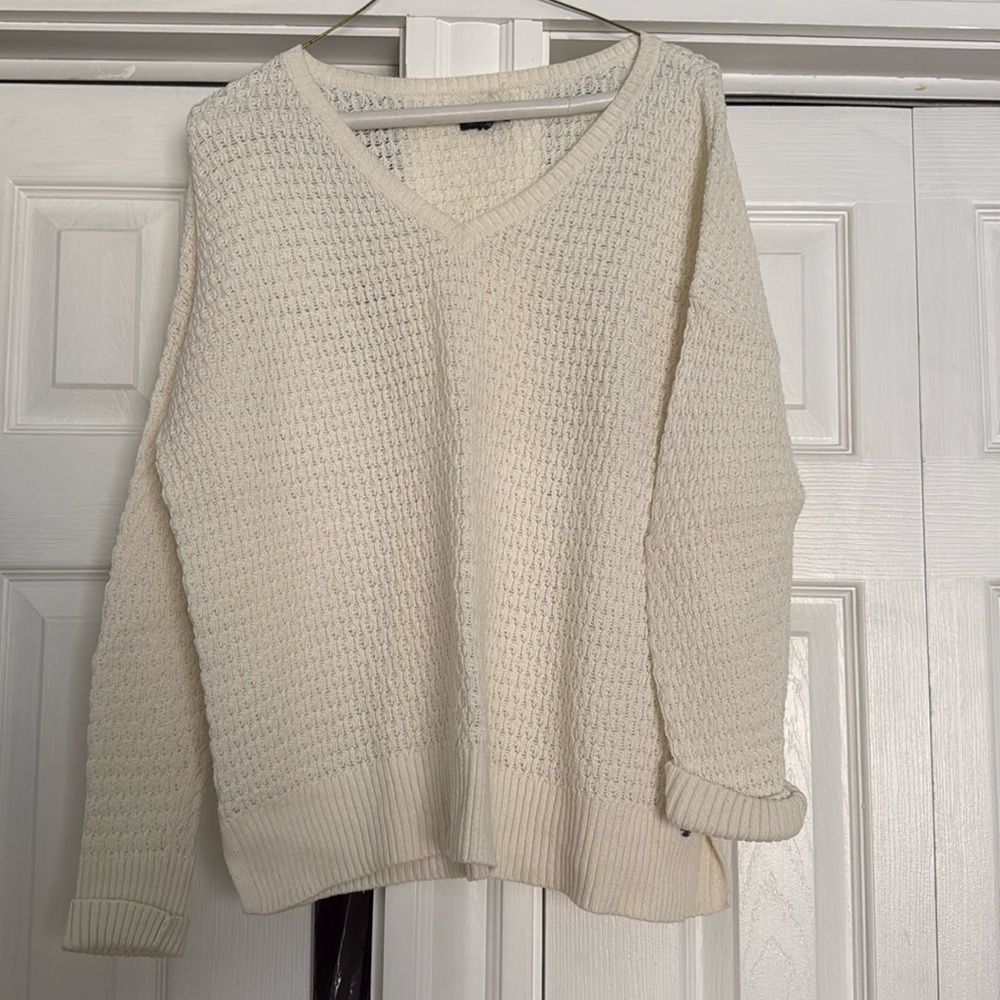 American eagle white knit sweater